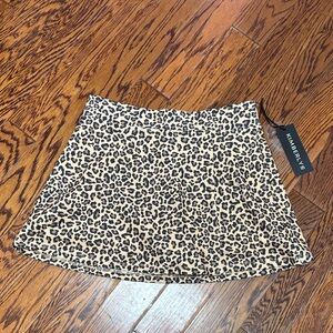 Kimberly Leopard Print Skirt Size: Large NWT